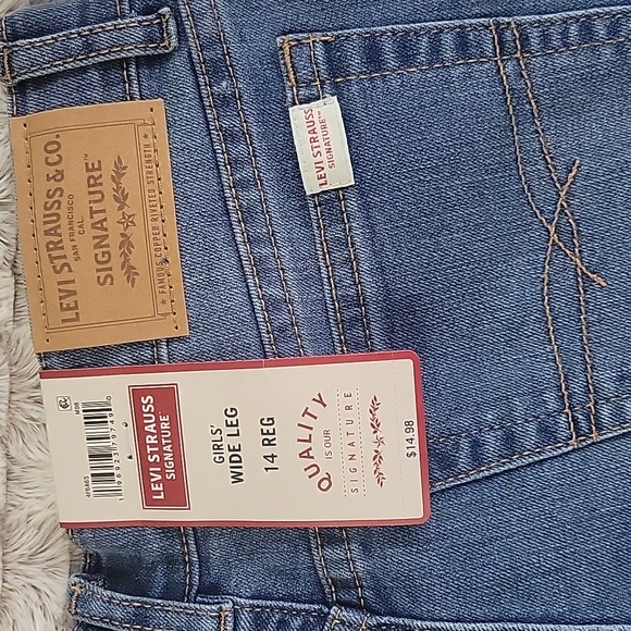 Levi's Girls' Blue Jeans - Picture 4 of 5